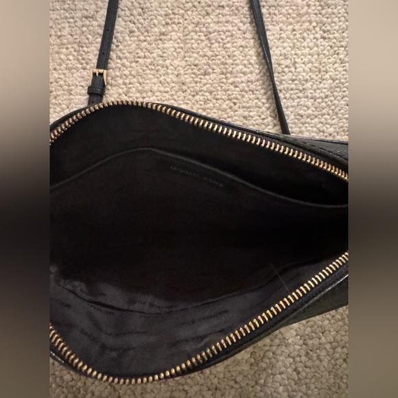 Michael Kors Crossbody - Picture 4 of 4